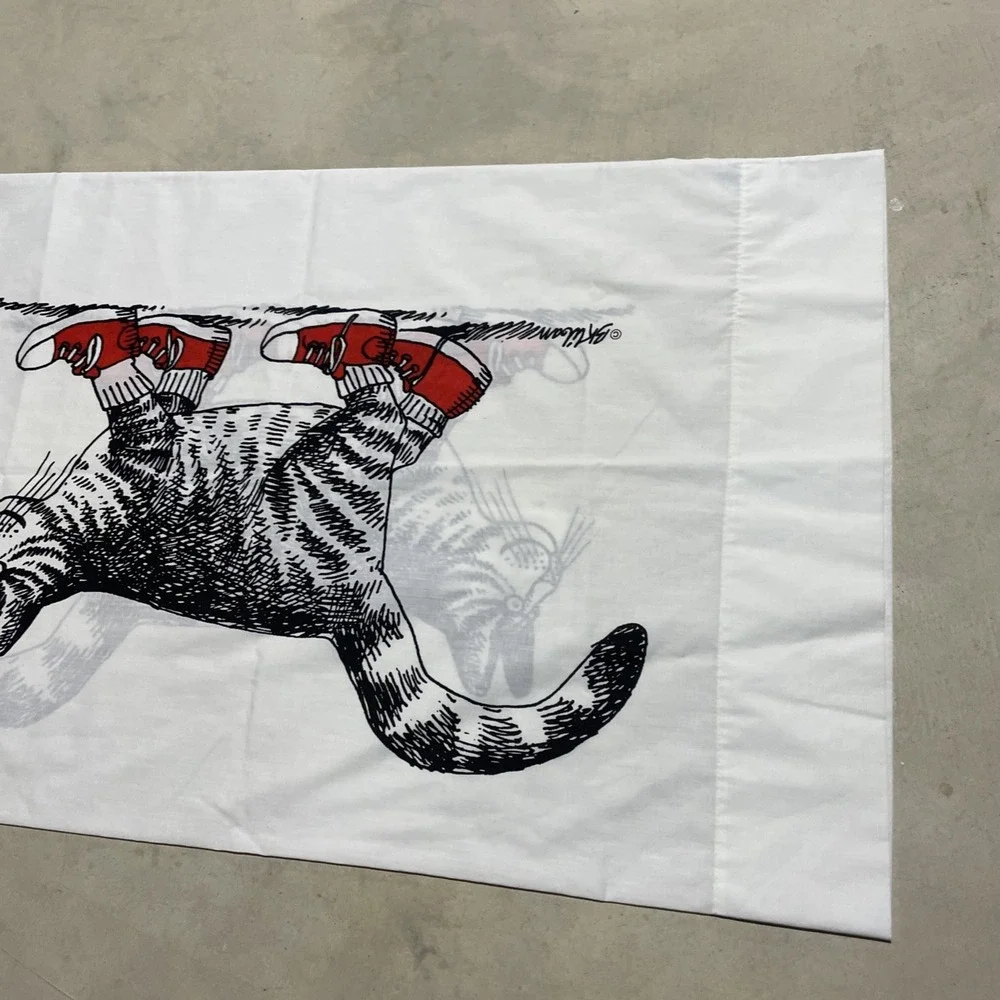 Vintage B KLIBAN CAT Burlington Red Sneakers PILLOWCASE Pillow Case Standard Usa